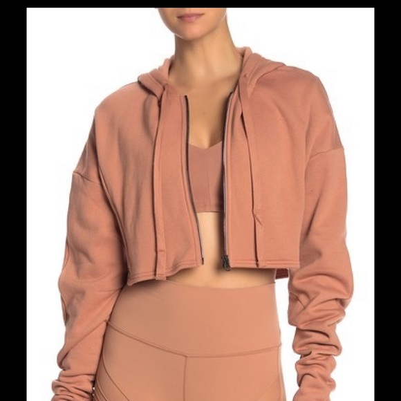 alo extreme crop jacket